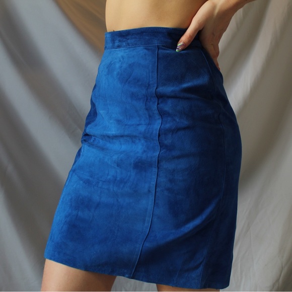 VINTAGE Blue sued leather skirt - Picture 2 of 5